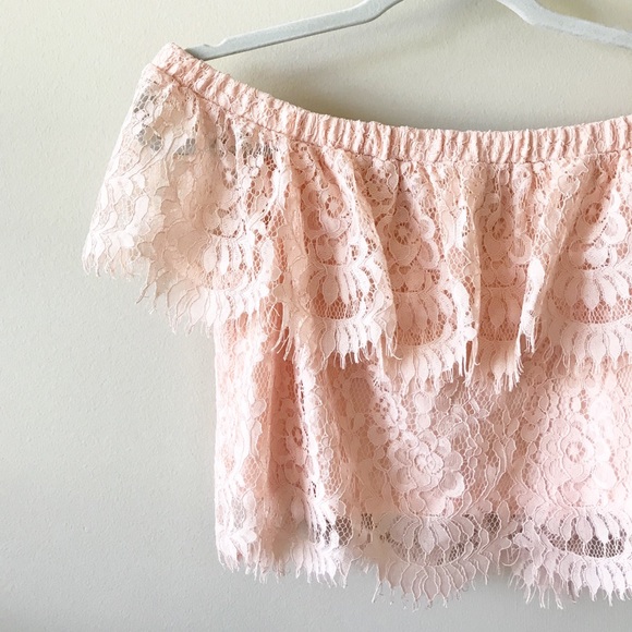 Forever 21 Tops - Lace Crop Top // Size Small